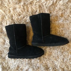 BearPaw Boots Size 9